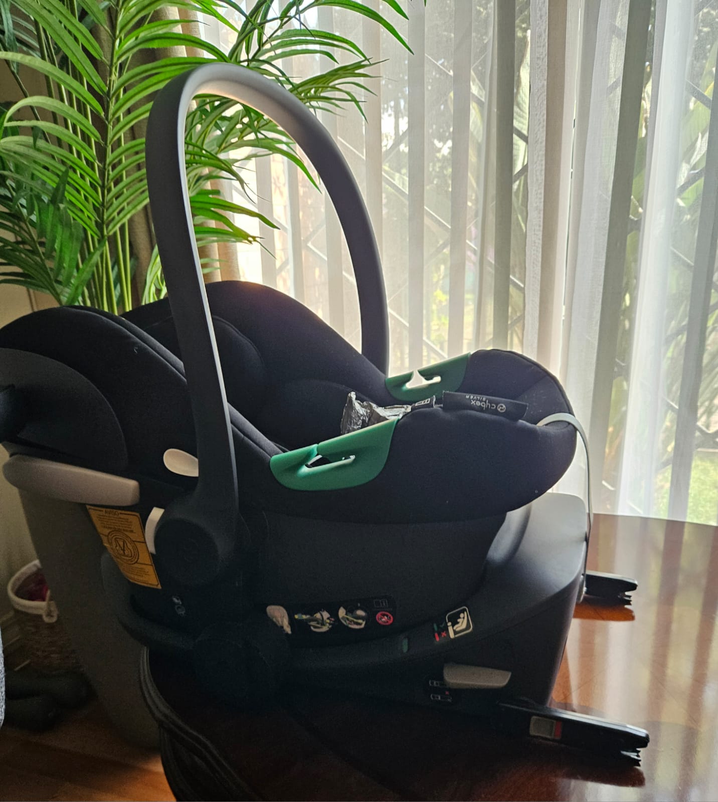 (#PG3198) Silla nido Aton B2 con base isofix. Marca Cybex