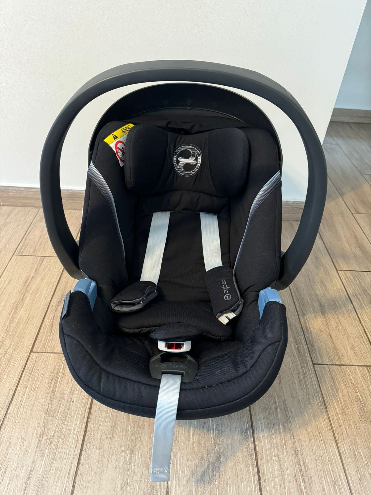 (#PG3207) Silla nido Aton 5 + Base 2 Isofix. Marca Cybex