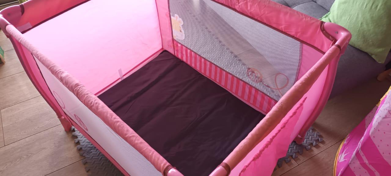 (#PG3227) Cuna Pack & Play con mudador y pañalera. Marca Fisher Price