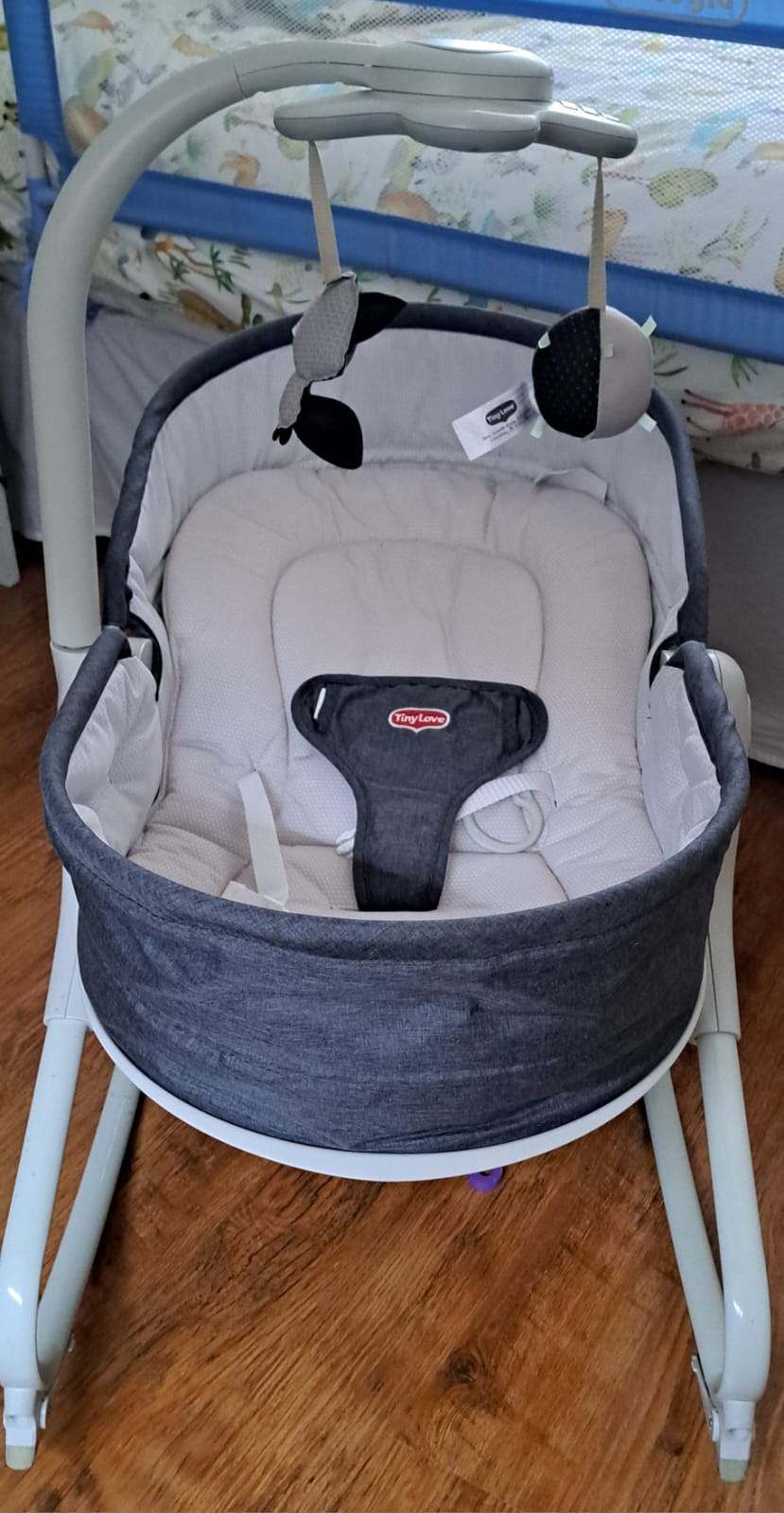 (#PG3240) Silla nido rocker 3 en 1. Marca Tiny Love