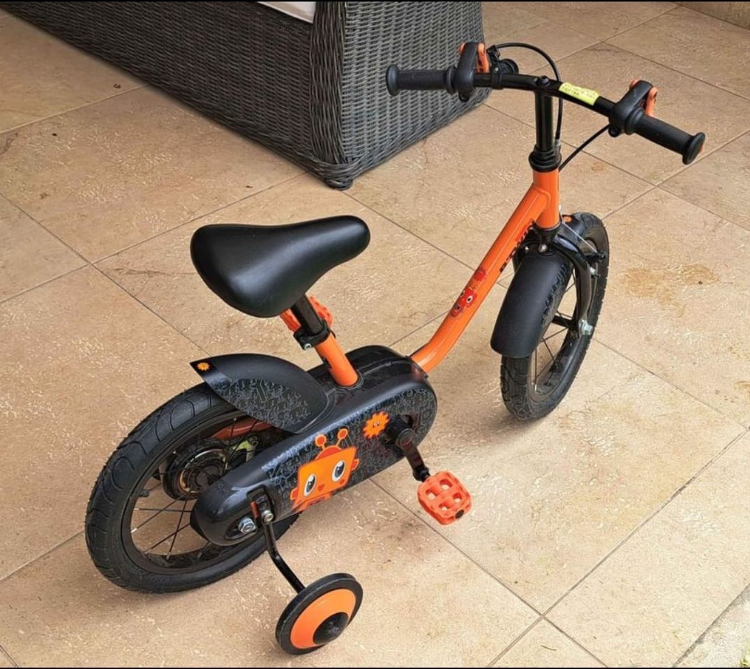 (#PG3243) Bicicleta Btwin Robot 500 Kids aro 14” con rueditas de entrenamiento. Marca Decathlon