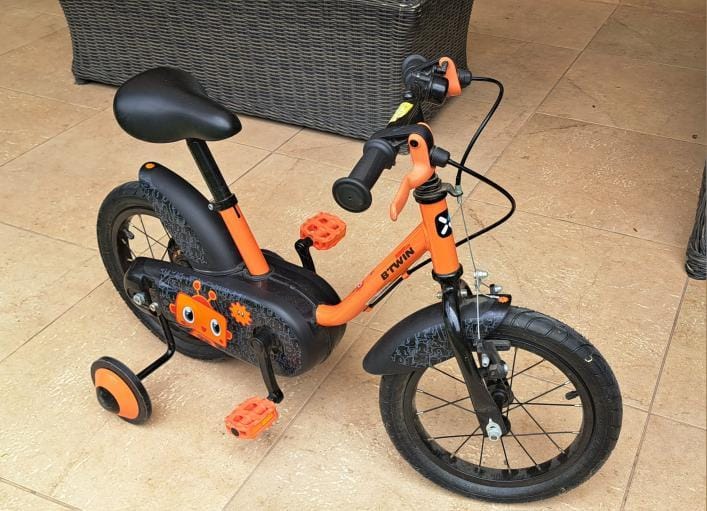 (#PG3243) Bicicleta Btwin Robot 500 Kids aro 14” con rueditas de entrenamiento. Marca Decathlon