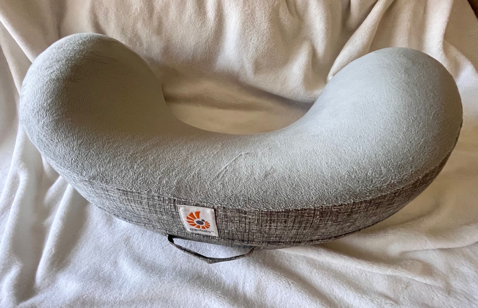 (#PG3298) Cojín de lactancia. Marca Ergobaby