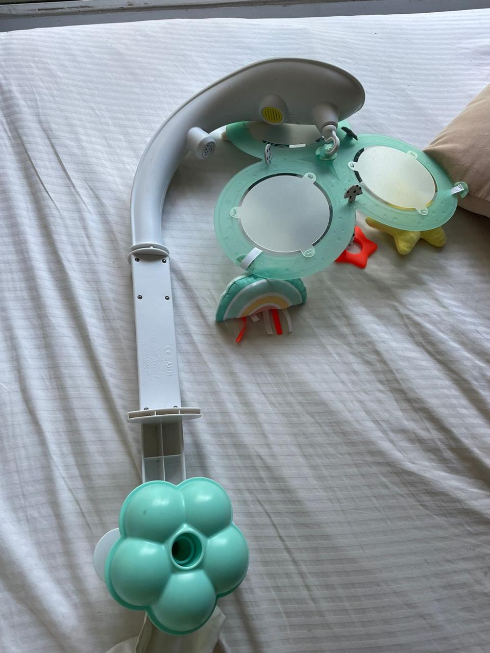 (#PG3299) Móvil Luna con música y luz. Marca Taf Toys