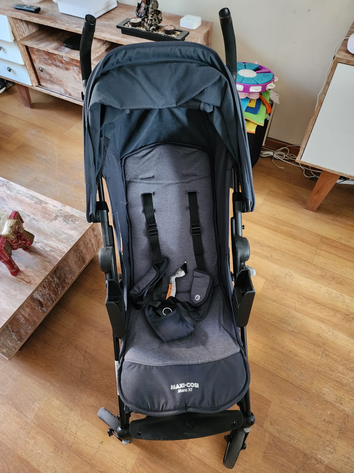 (#PG3305) Coche Travel System Mara XT + Saquito de coche. Marca Maxi Cosi