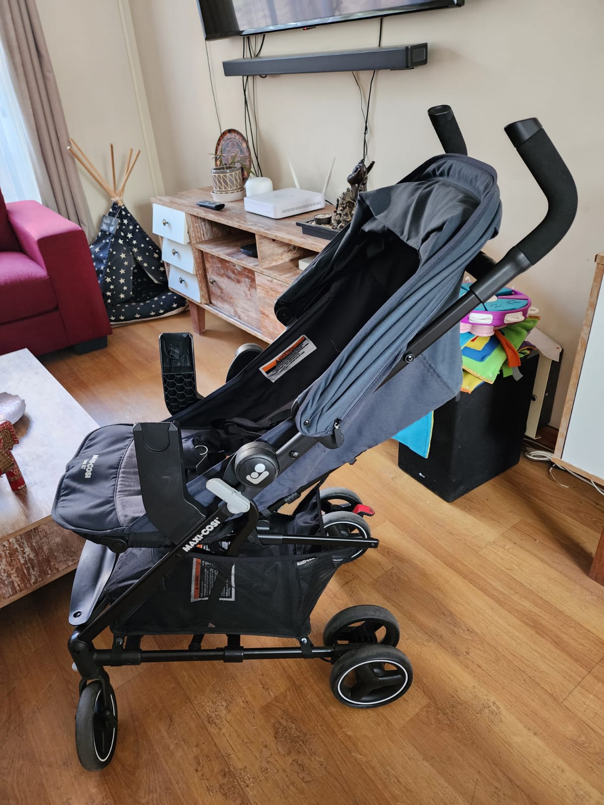 (#PG3305) Coche Travel System Mara XT + Saquito de coche. Marca Maxi Cosi