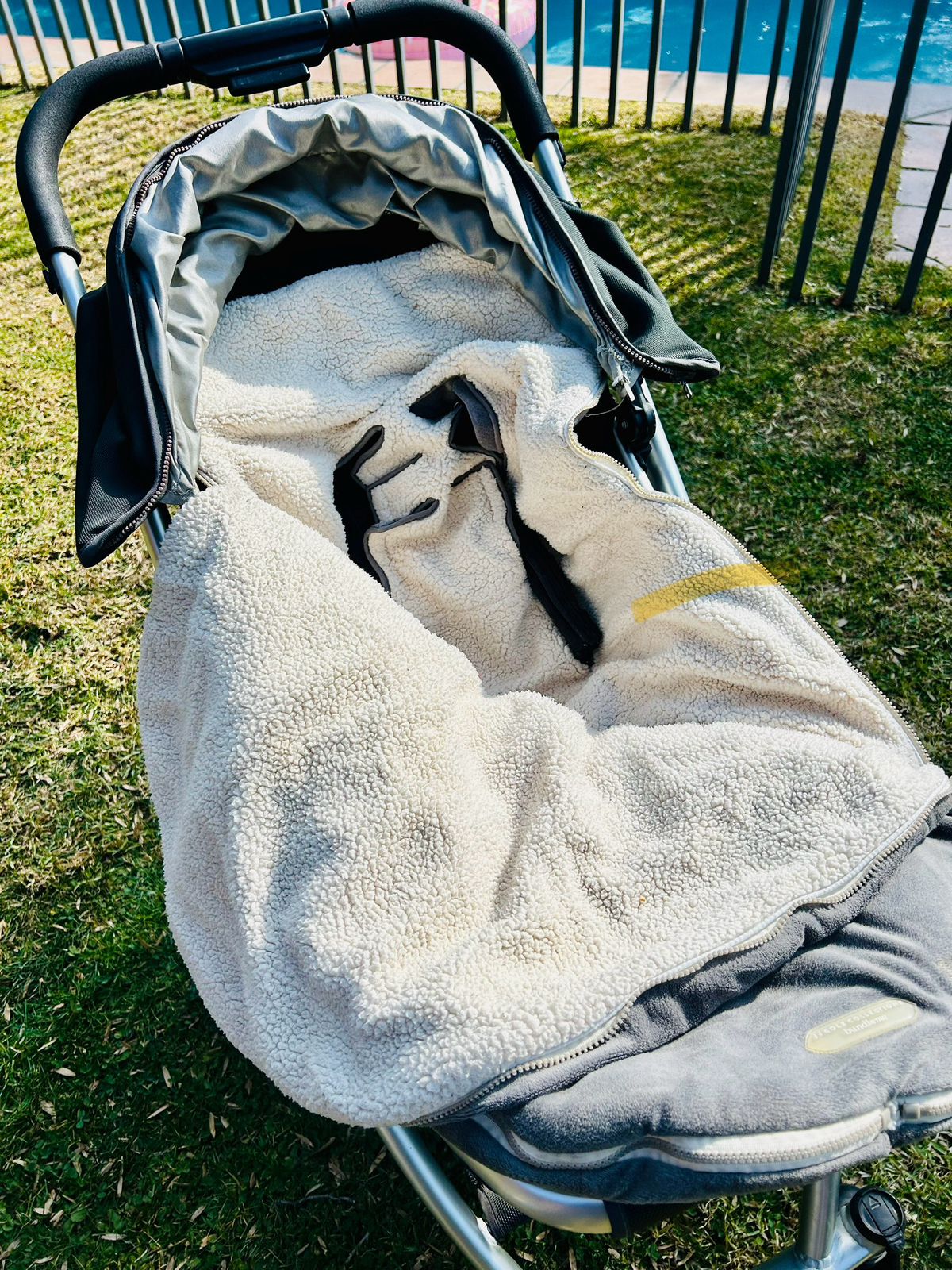 (#PG3325) Saquito para coche 1-3 años. Marca JJ Cole