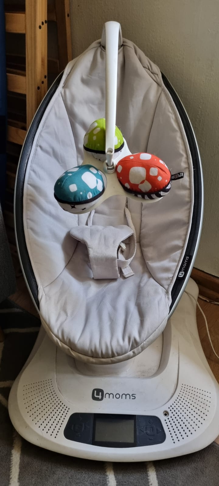 (#PG3327) Mecedora eléctrica Mamaroo. Marca 4moms