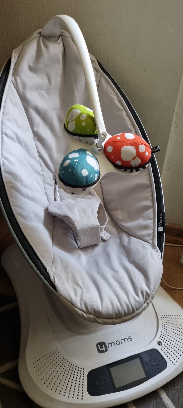 (#PG3327) Mecedora eléctrica Mamaroo. Marca 4moms