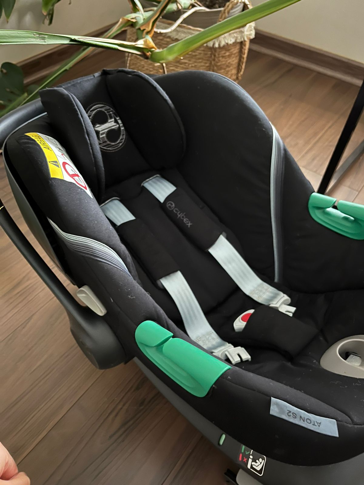 (#PG3344) Silla de auto nido Aton 2 + base. Marca Cybex