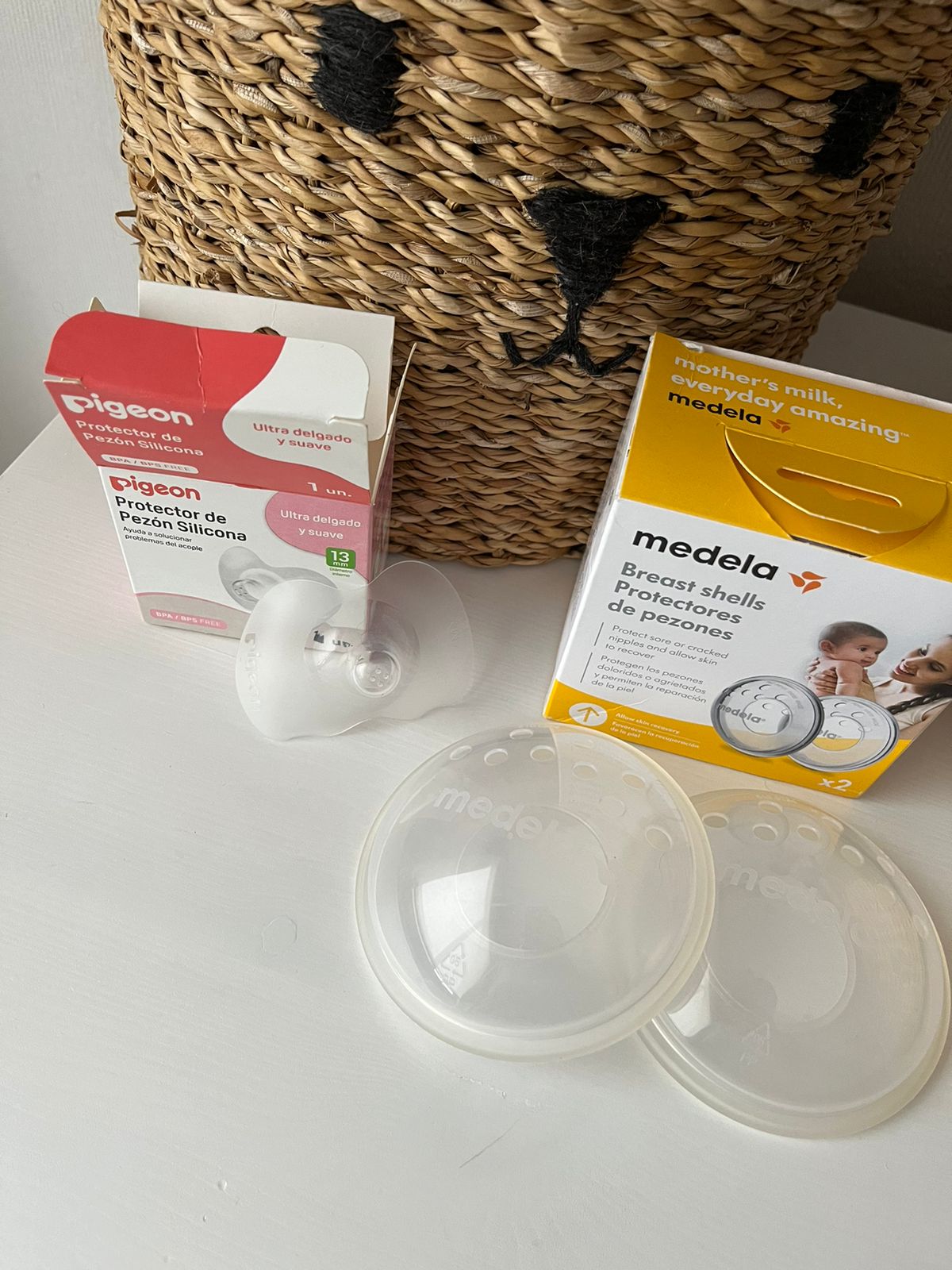 (#PG3350) Amapola + Protector de pezón. Marca Medela y Pigeon