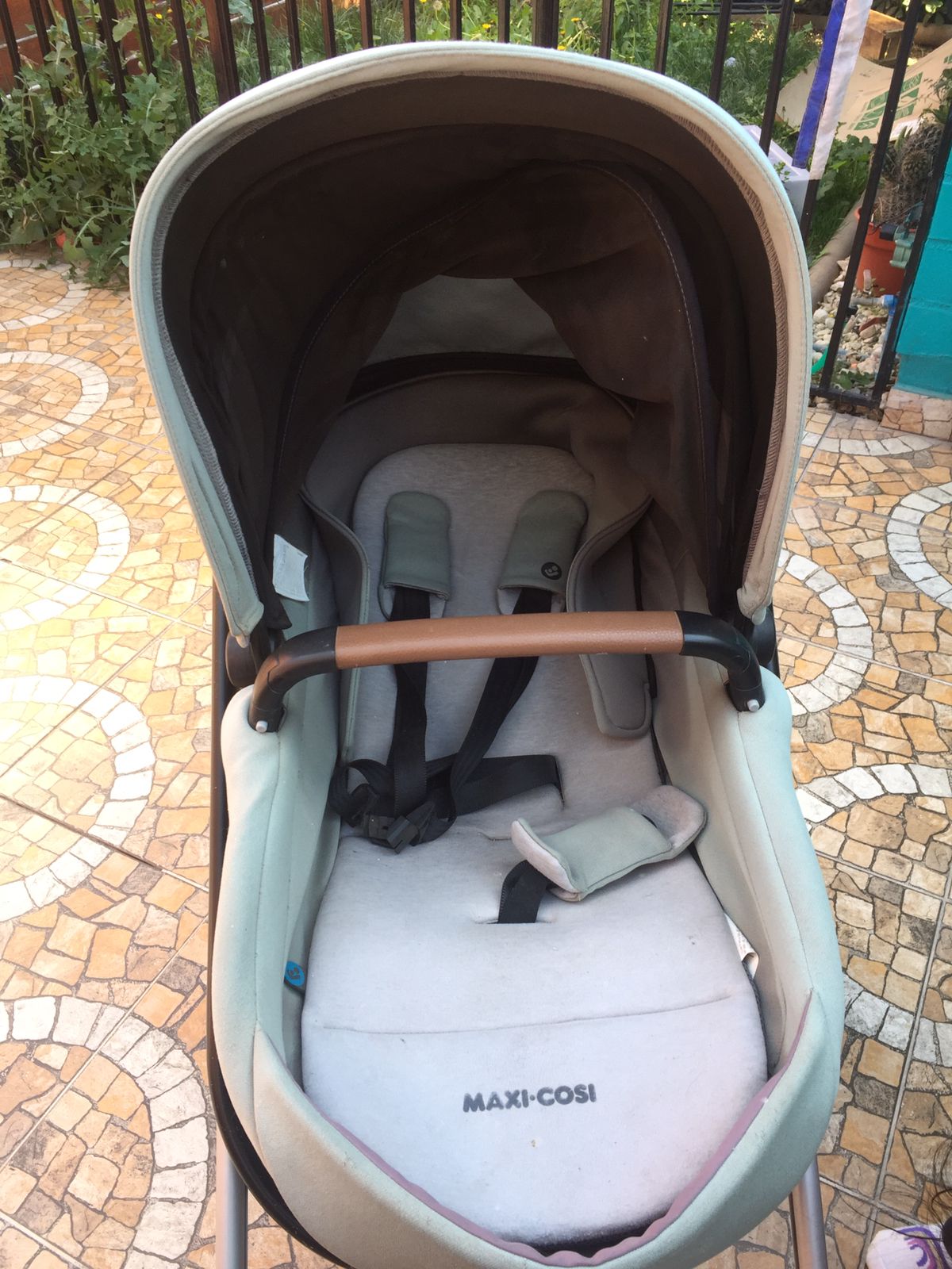 (#PG3363) Coche Lila. Marca Maxi Cosi
