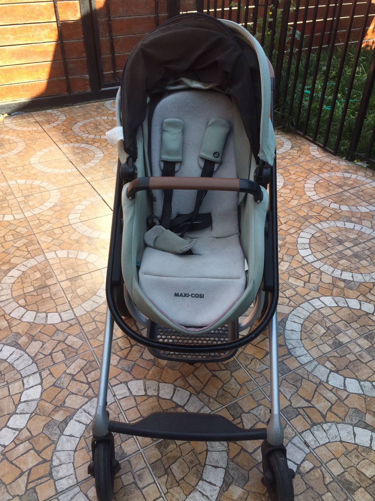 (#PG3363) Coche Lila. Marca Maxi Cosi