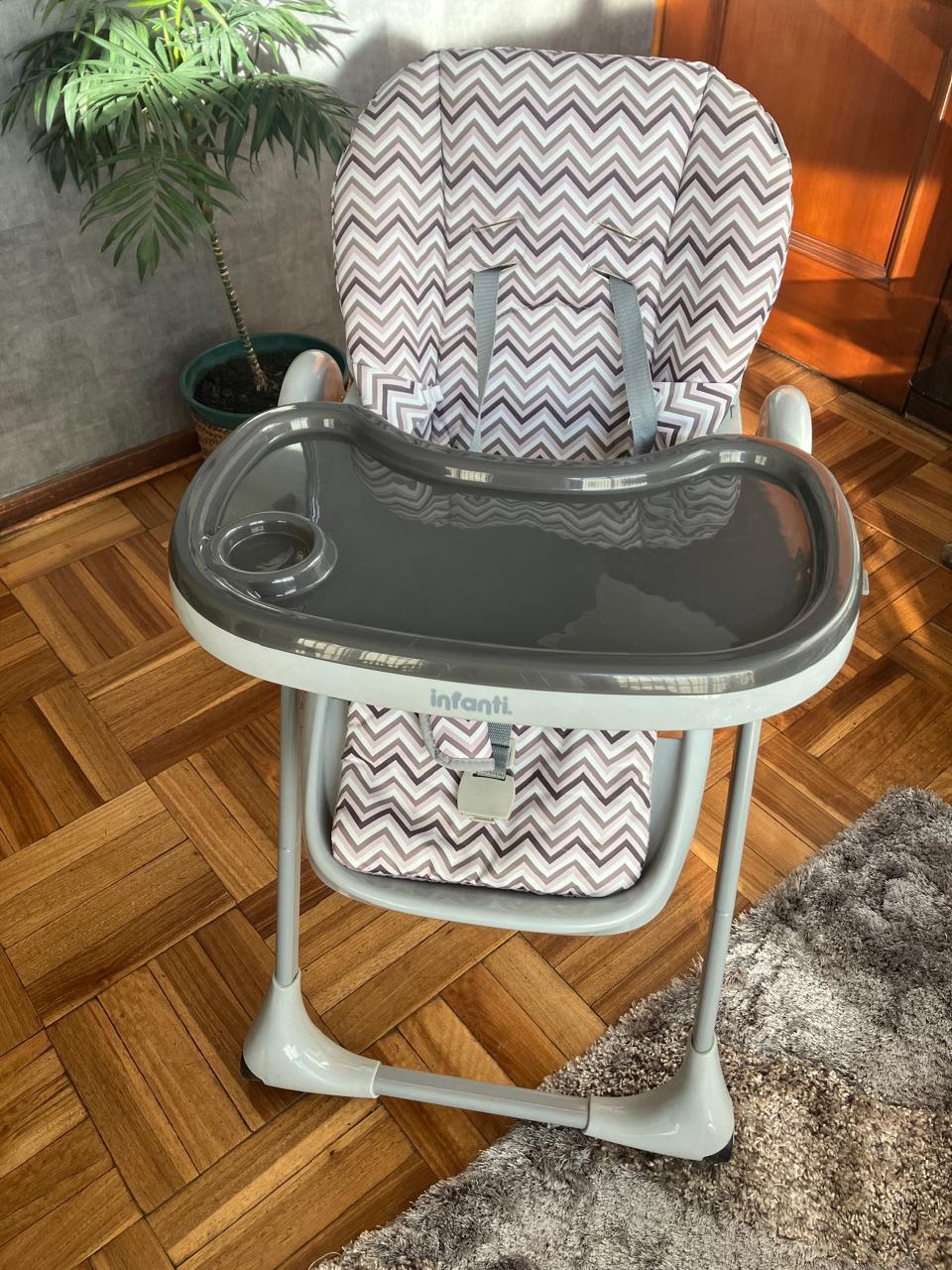 (#PG3413) Silla para comer. Marca Infanti