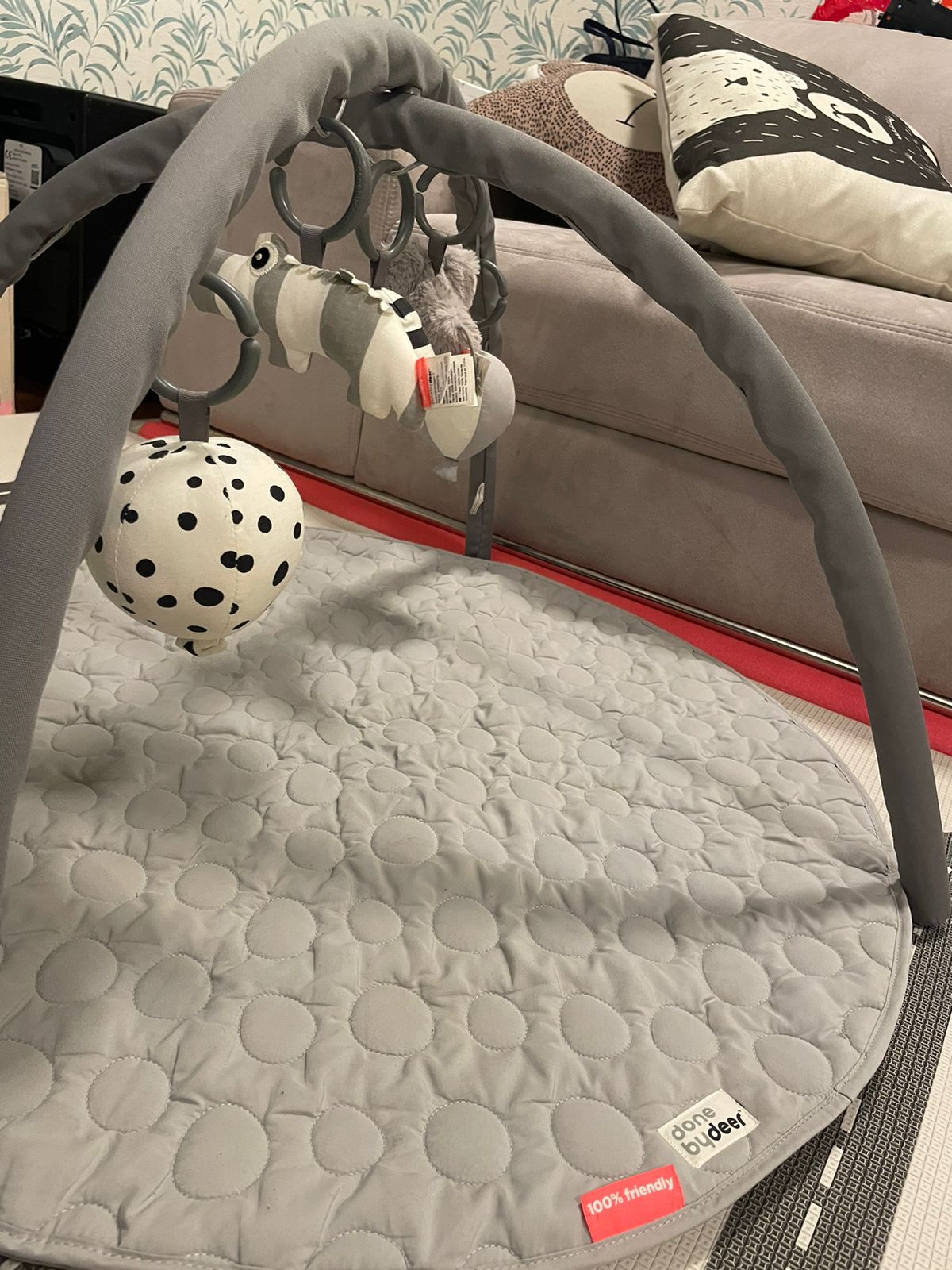 (#PG3415) Gimnasio. Marca Done by Deer