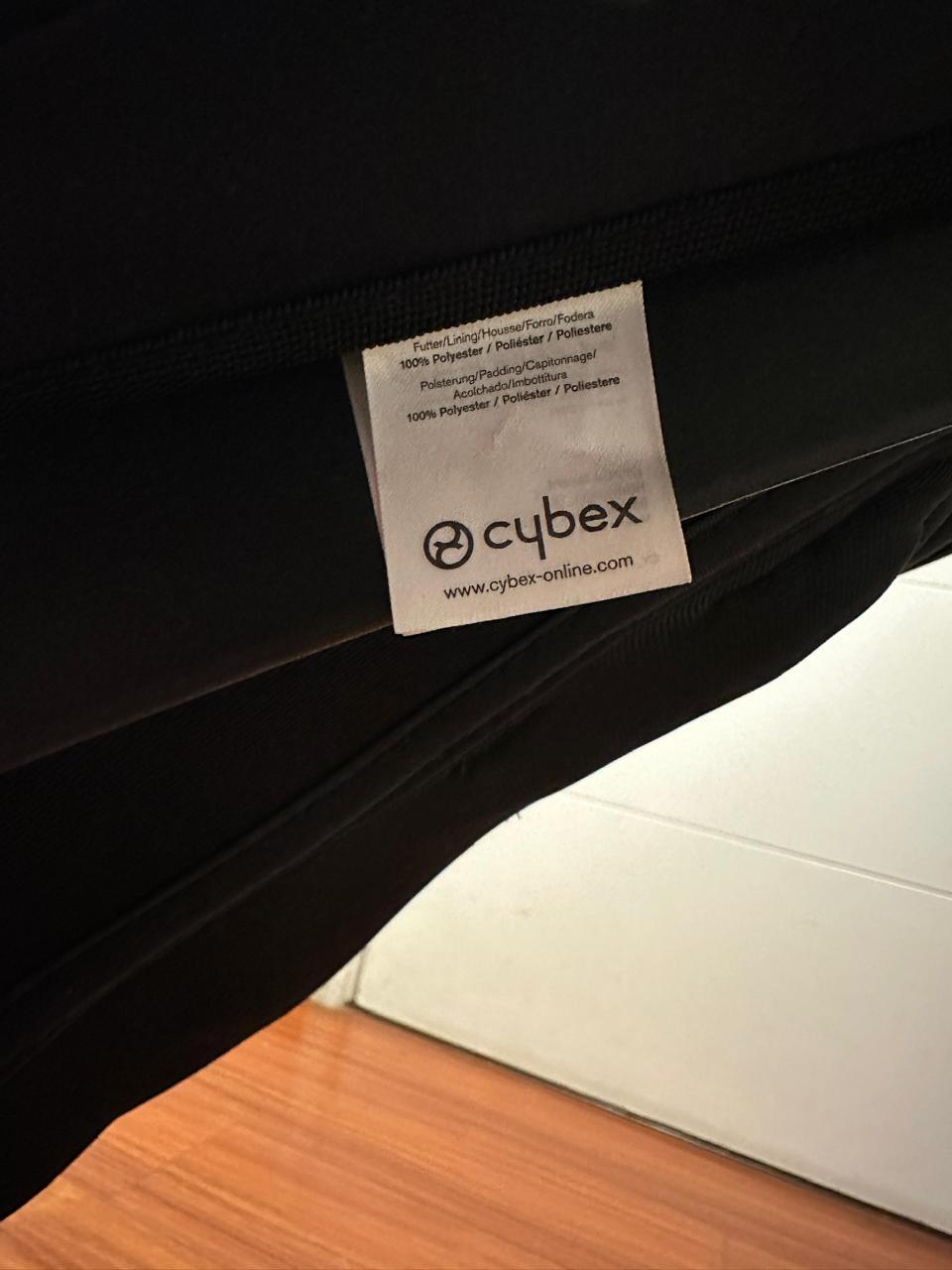 (#PG3427) Silla Mecedora. Marca Cybex