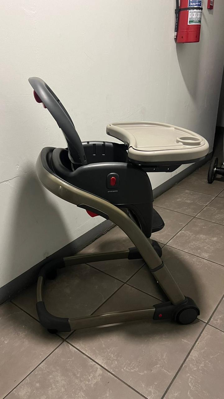 (#PG3447) Silla de comer 6 en 1 . Marca Graco