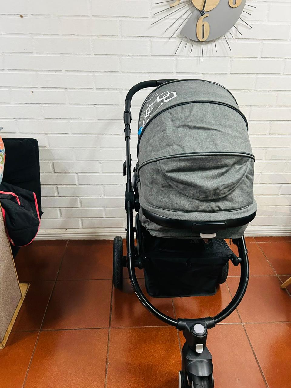 (#PG3477) Coche Travel System Delta. Marca Bebeglo