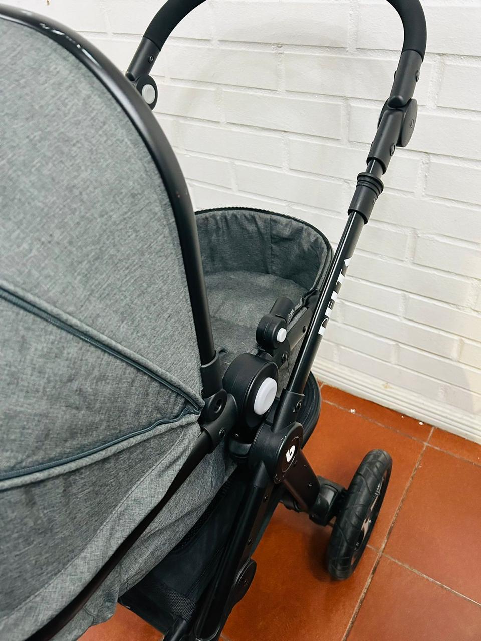 (#PG3477) Coche Travel System Delta. Marca Bebeglo