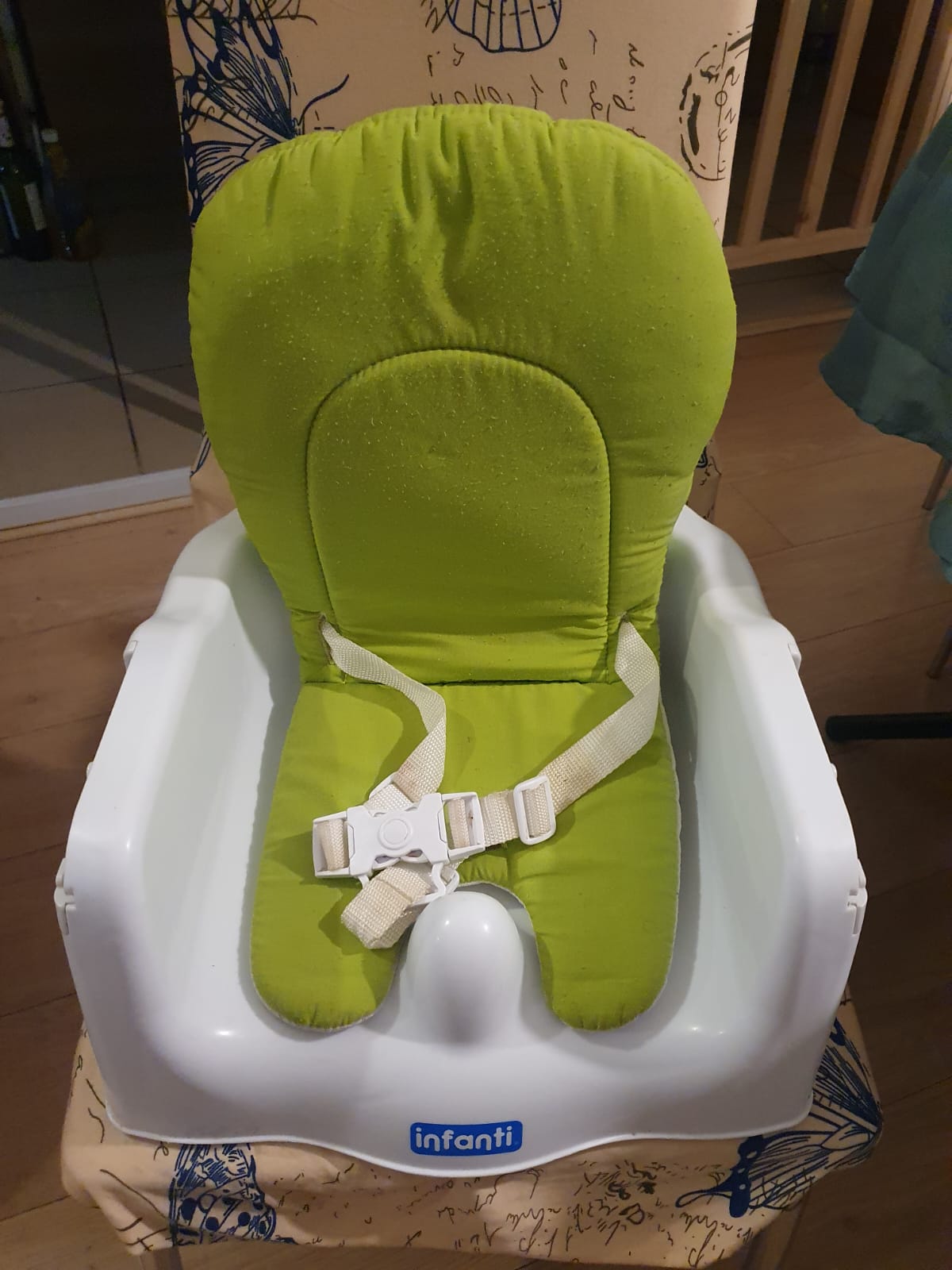 (#PG4348) Silla de comer portátil modelo Foods Up. Marca Infanti