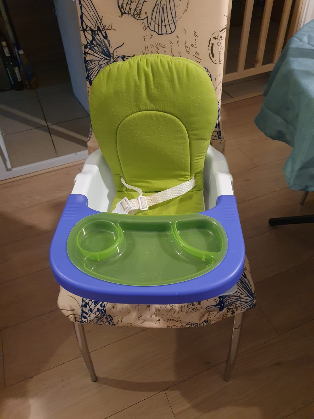 (#PG4348) Silla de comer portátil modelo Foods Up. Marca Infanti