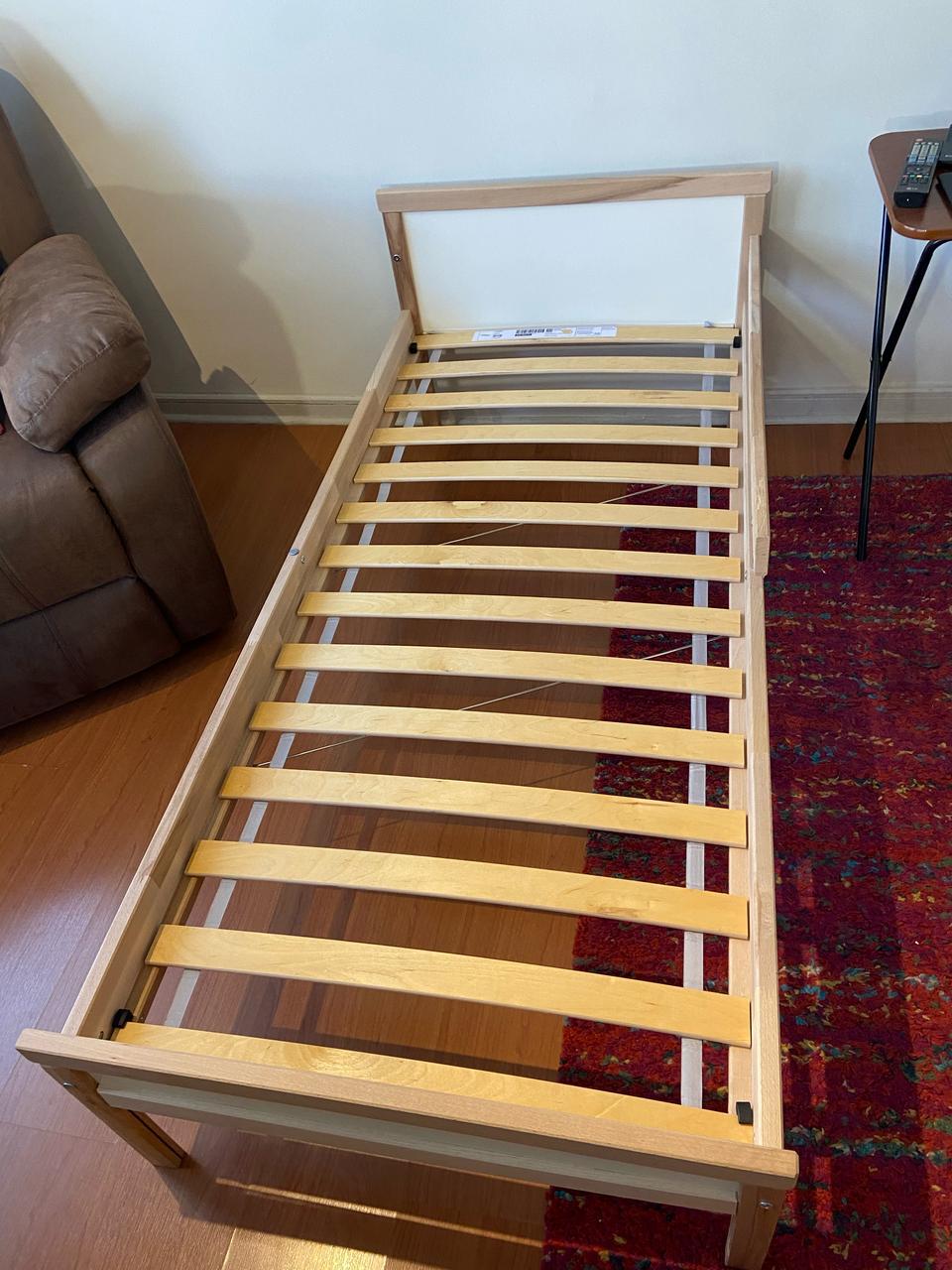 (#PG4583) Cama de madera. Marca IKEA
