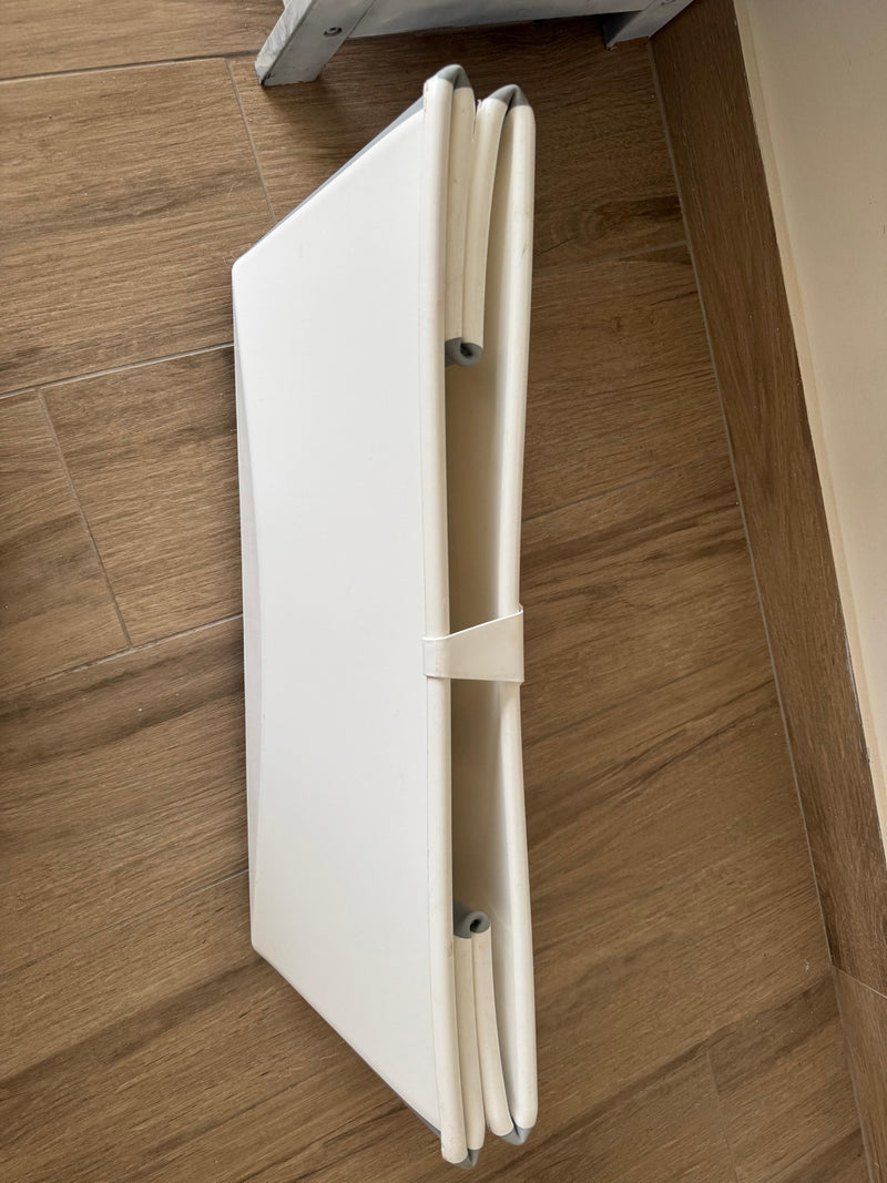 stokke tina PG4849) Tina Flexi Bath color blanco. Marca Stokke