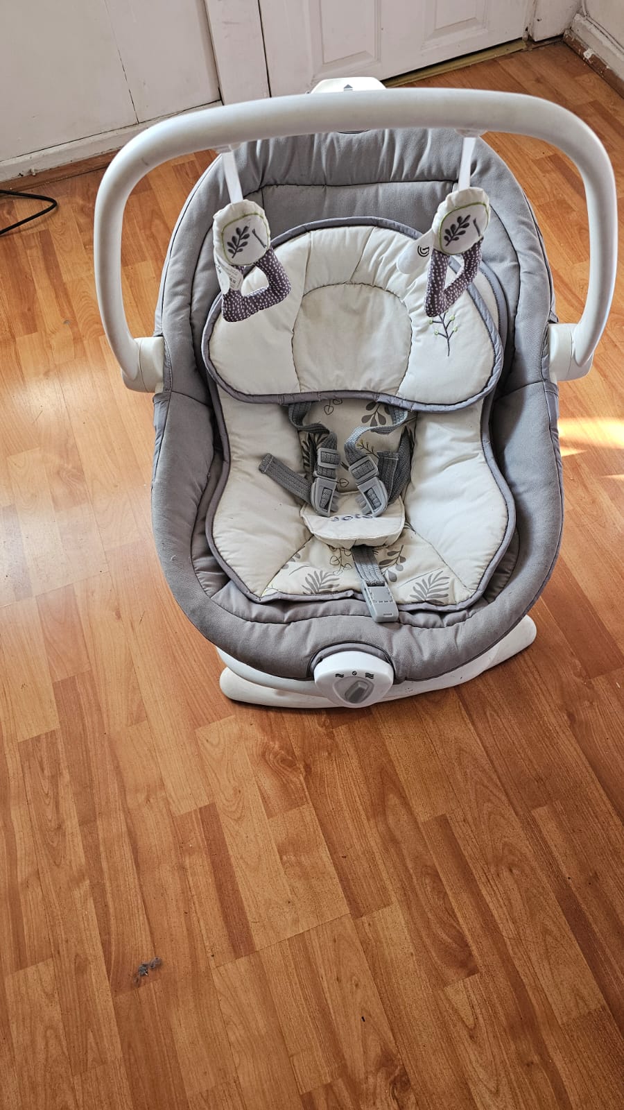 (#PG4855) Silla mecedora modelo Sansa Fern. Marca Joie