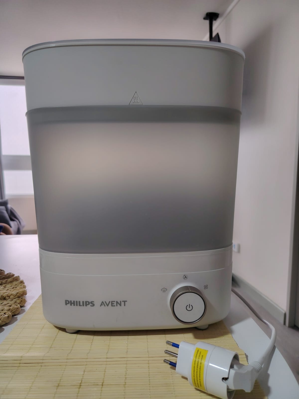 (#PG4954) Esterilizador y secador de mamaderas. Marca Philips Avent