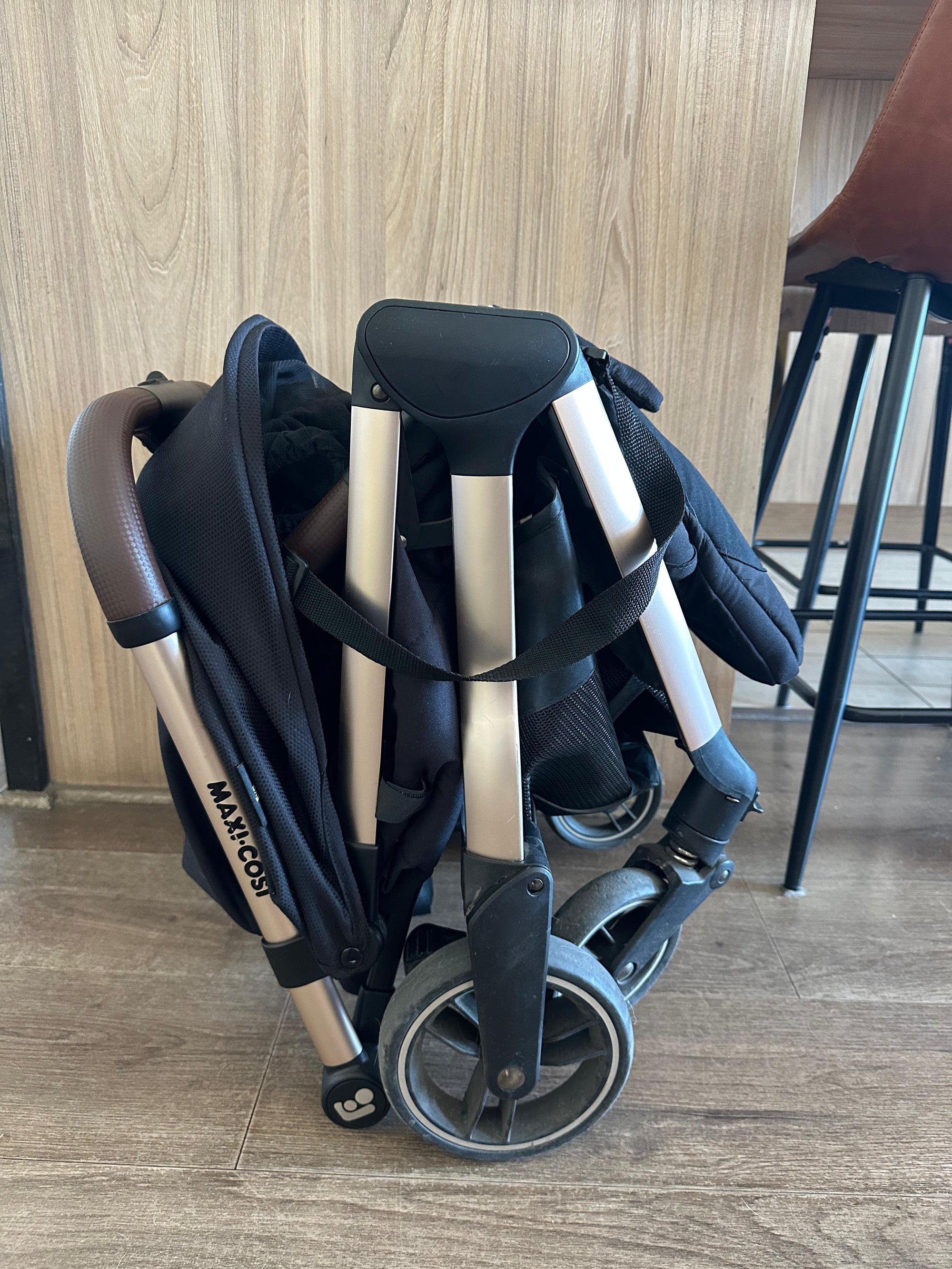 (#PG5006) Coche Travel System modelo Eva. Marca Maxi Cosi