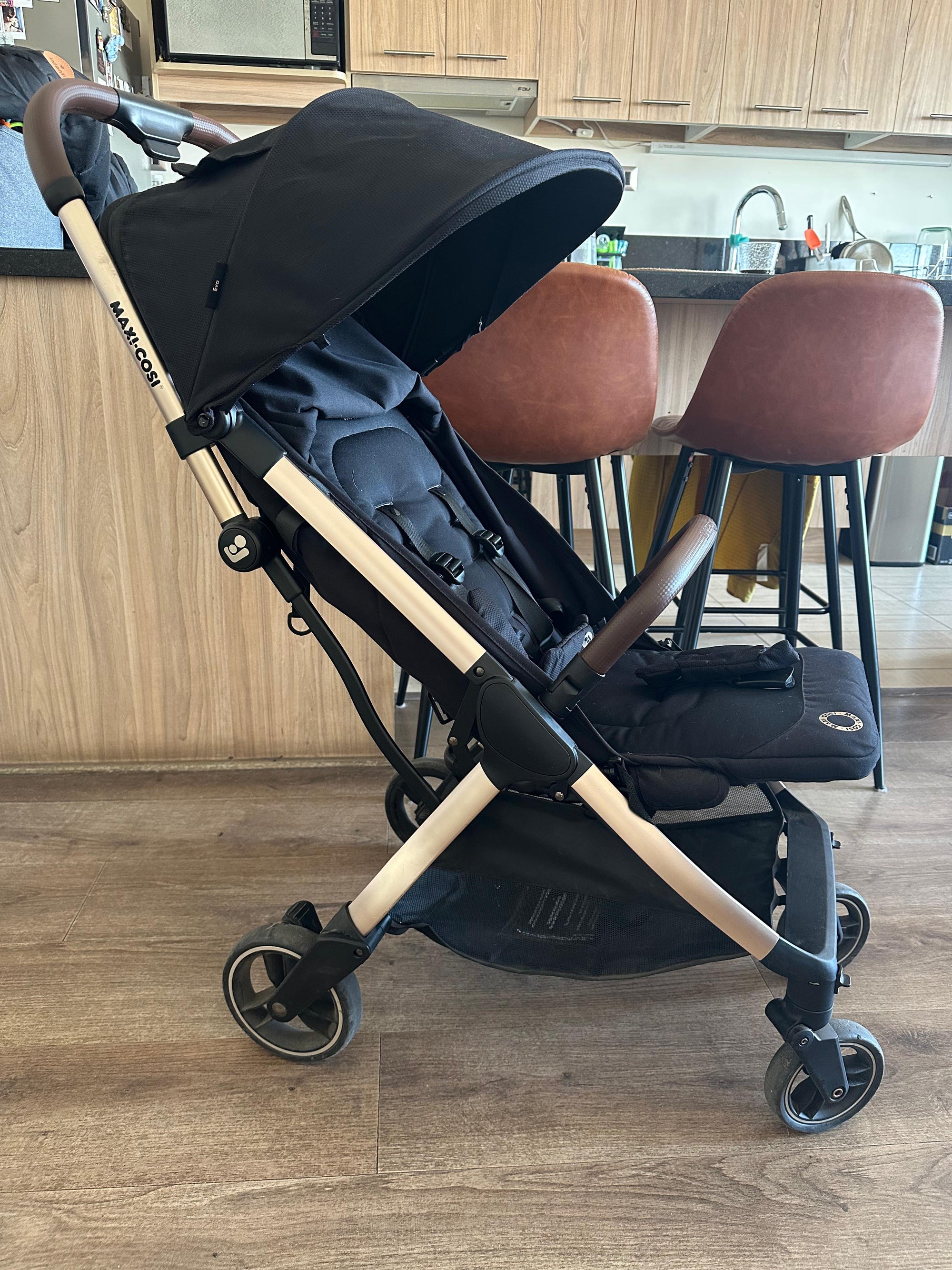 (#PG5006) Coche Travel System modelo Eva. Marca Maxi Cosi