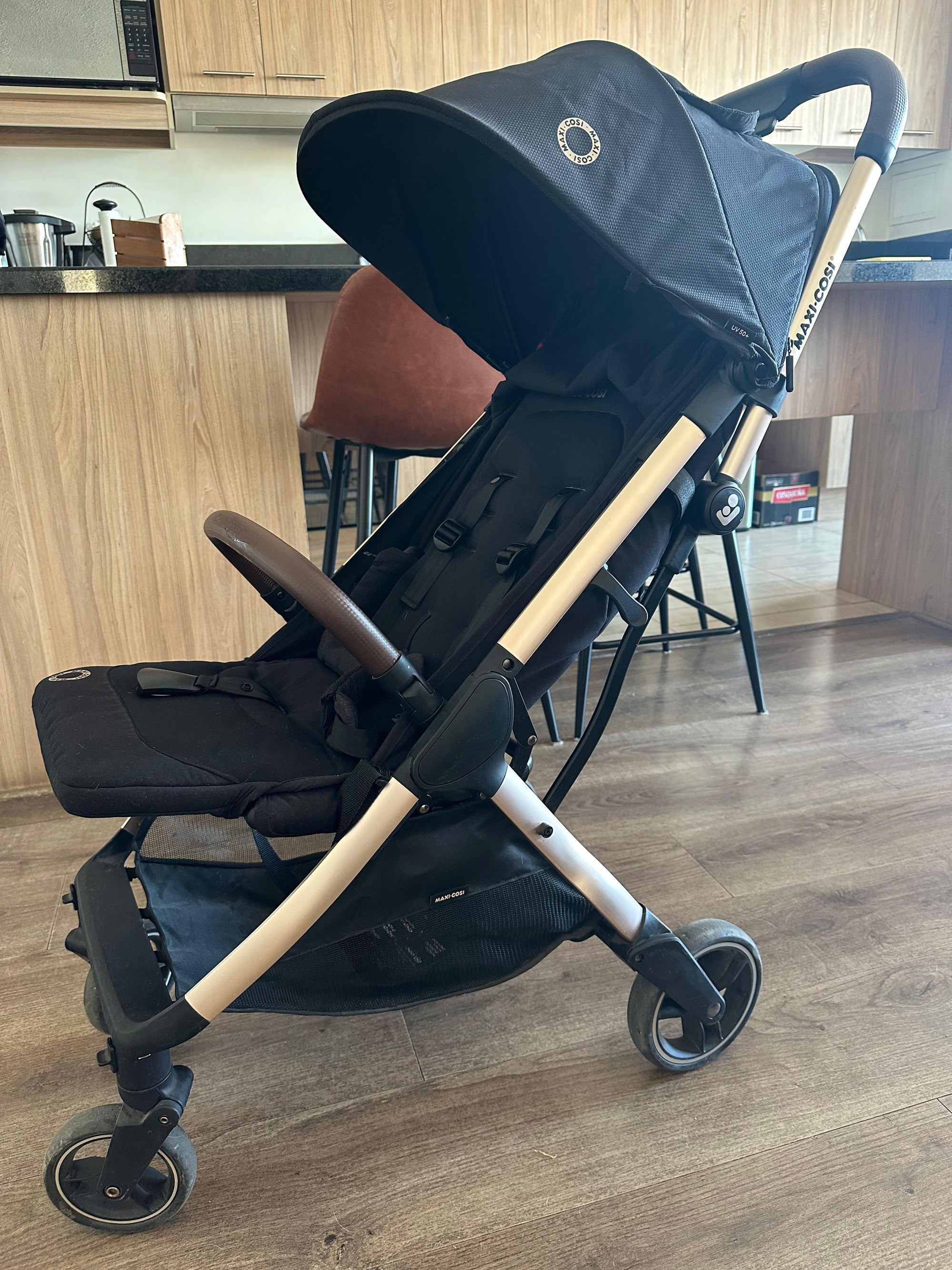 (#PG5006) Coche Travel System modelo Eva. Marca Maxi Cosi