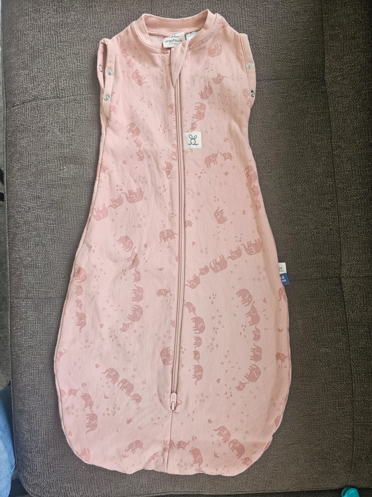 Saquito de dormir, cocoon swaddle bag, modelo elephant parade, TOG 1.0. Marca Ergopouch. (#PG5569)