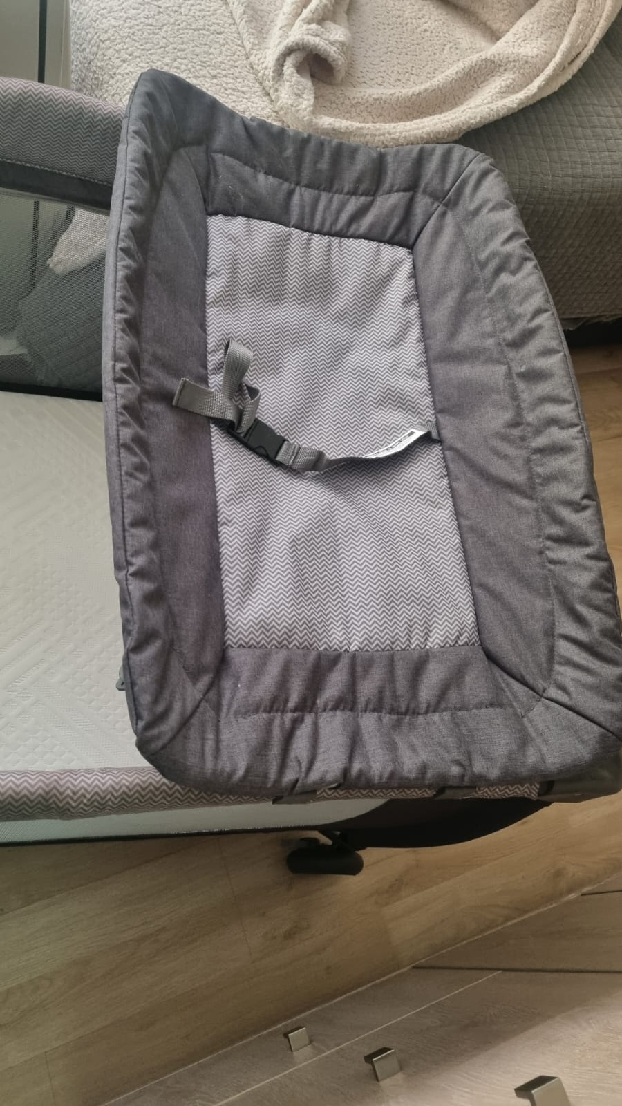 Cuna Pack and Play, modelo Cielo gris. Marca Infanti (#PG5679)