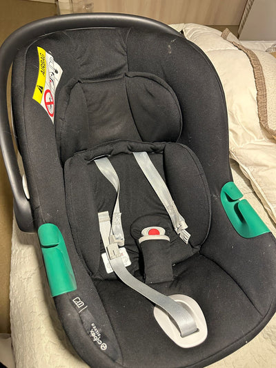 Silla de auto Nido Aton S2 + Base One i-Size, modelo negro. Marca Cybex (#PG5725)