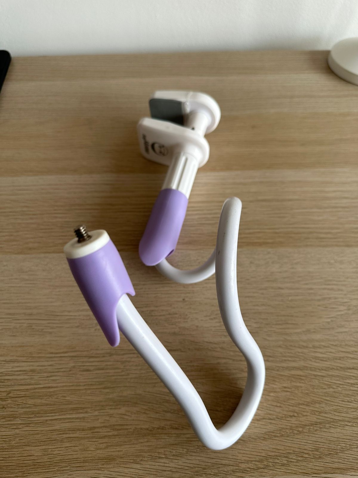 Soporte de cámara para monitor. Marca SoyMomo (#PG5761)