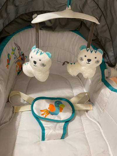 Silla nido mecedora 5 en 1, modelo gris y celeste. Marca Infanti (#PG5664)