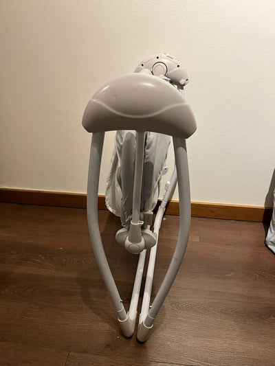 Mecedora eléctrica, modelo verde claro. Marca Carestino (#PG5729)