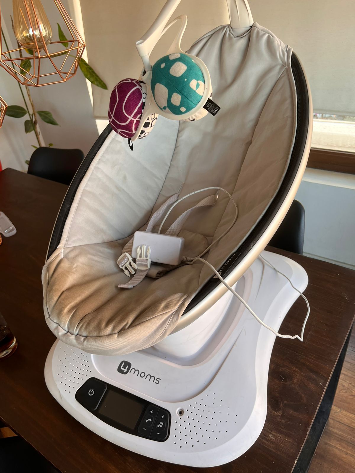 (#PG5276) Silla Mecedora modelo Mamaroo. Marca 4Moms