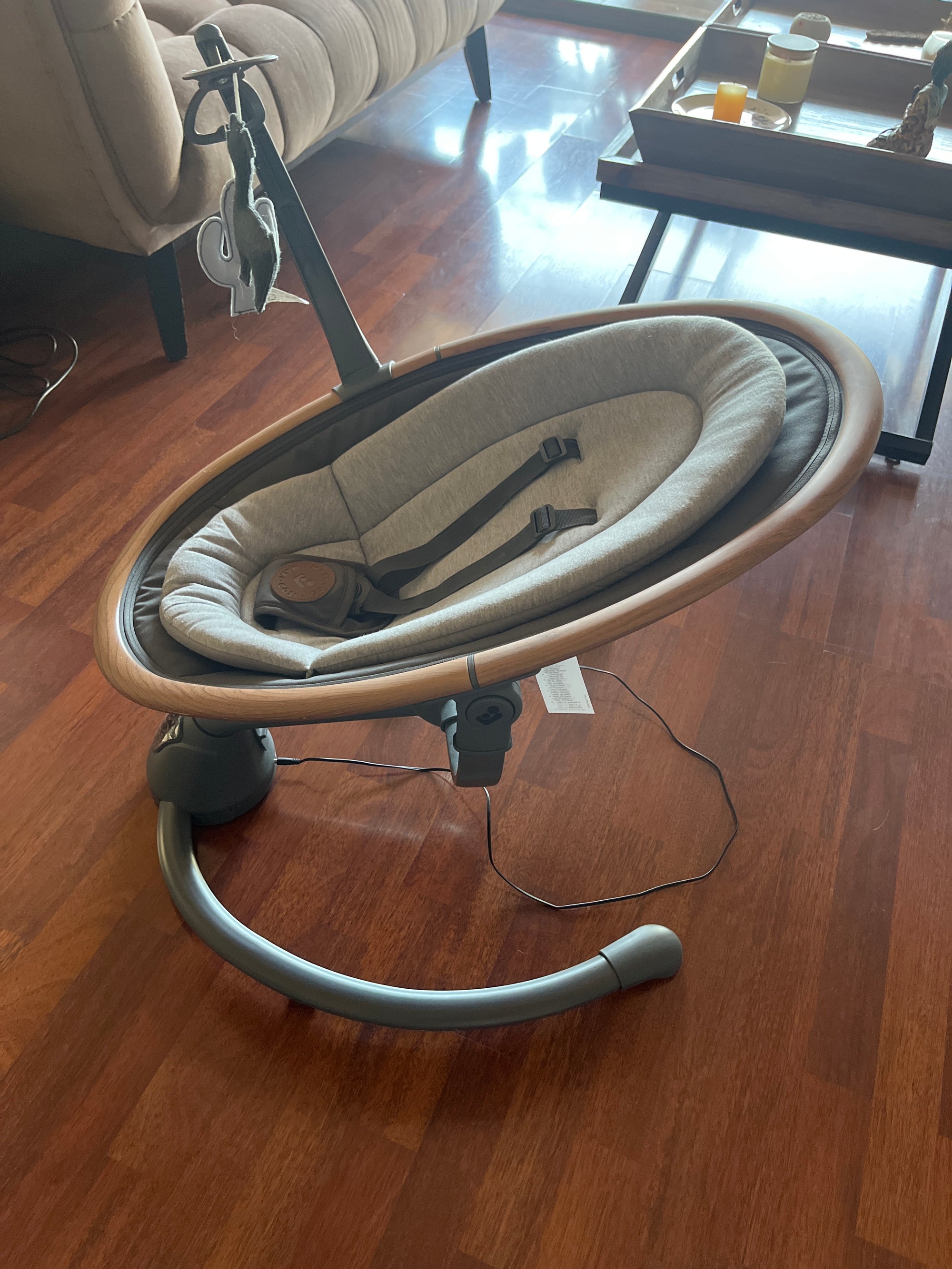 (#PG5081) Silla nido mecedora modelo Cassia. Marca Maxi Cosi