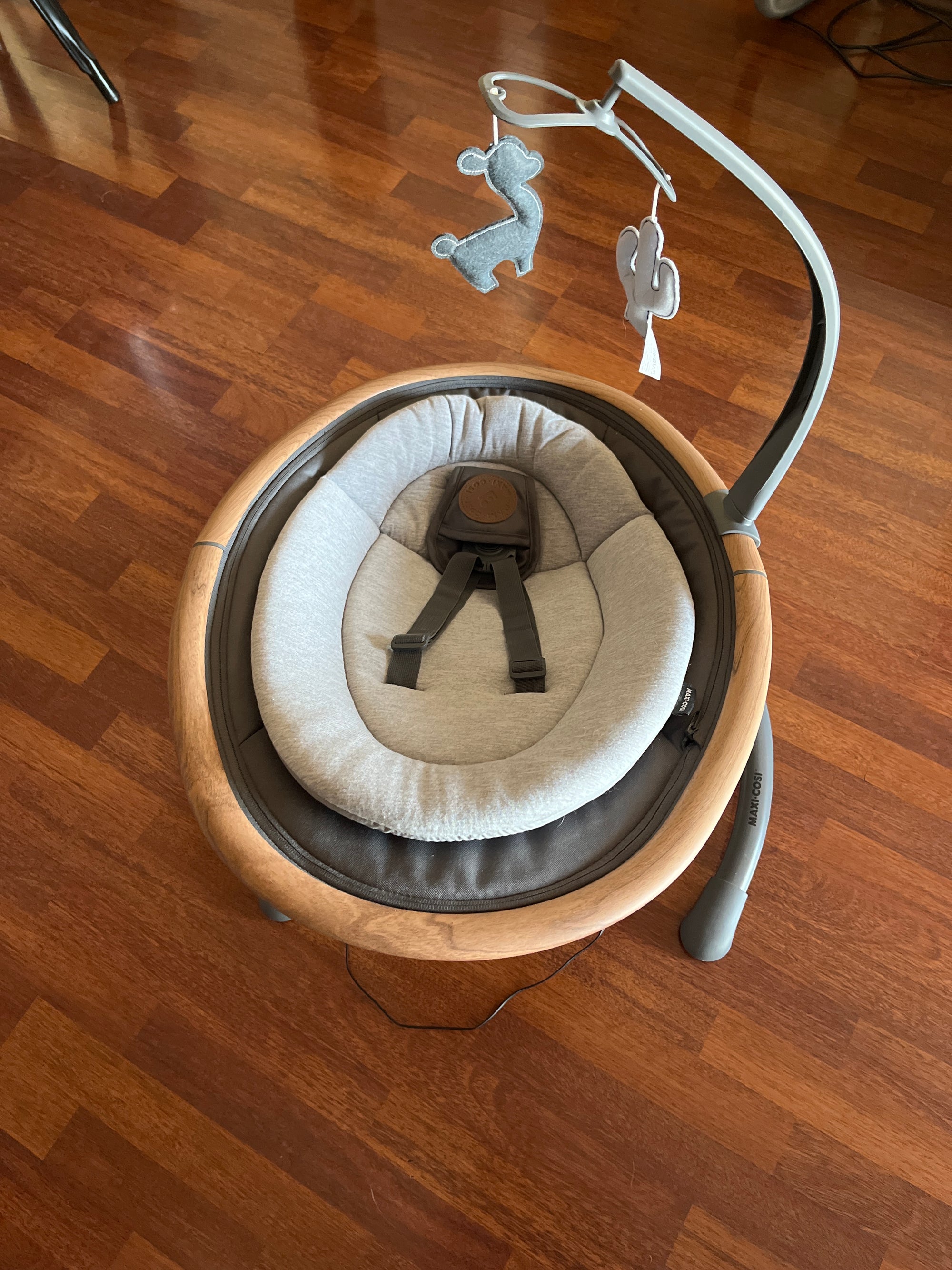 (#PG5081) Silla nido mecedora modelo Cassia. Marca Maxi Cosi