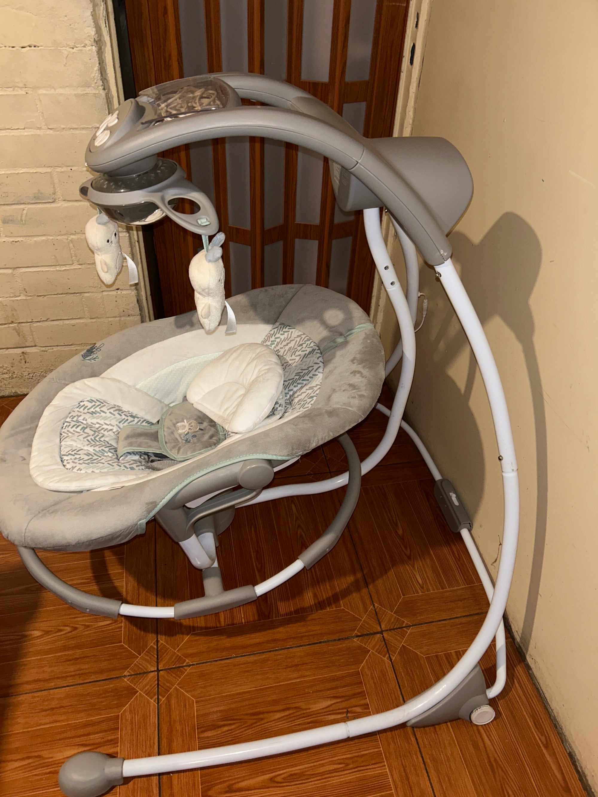 (#PG4605) Silla mecedora modelo Rocker. Marca Ingenuity